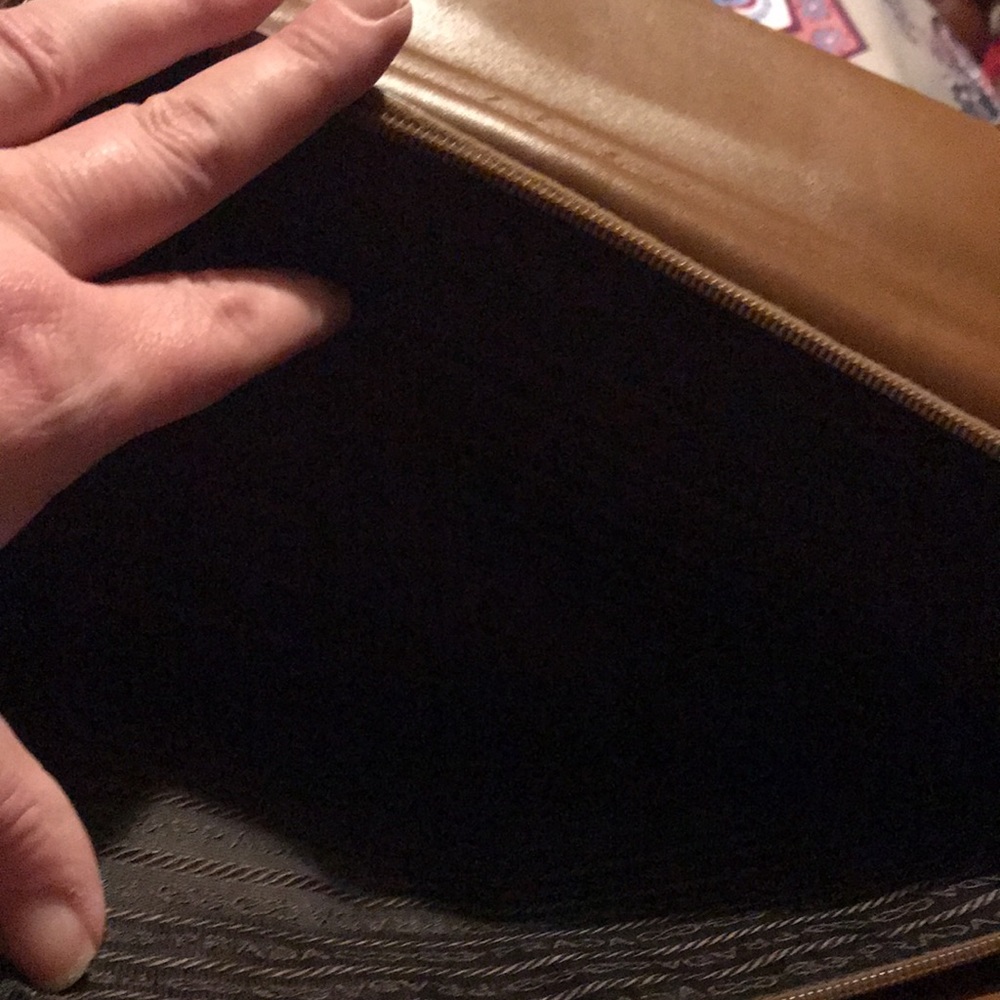 Prada briefcase - Picture 8 of 11